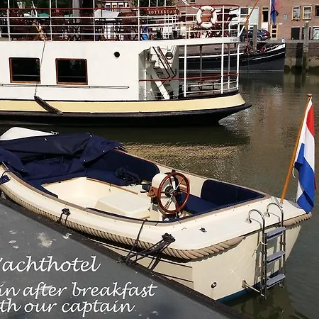 Dutch Yachthotel Botel 4*